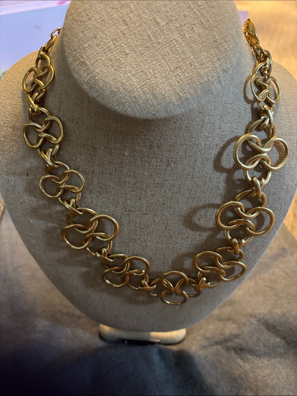 Stella & Dot Gold Linked Loop Necklace
